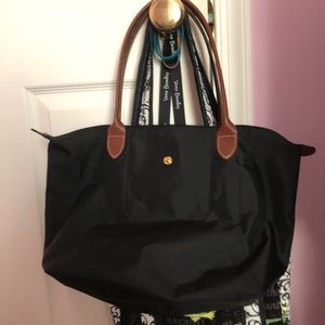 Black Longchamp Le Pilage Medium w/ Long Strap